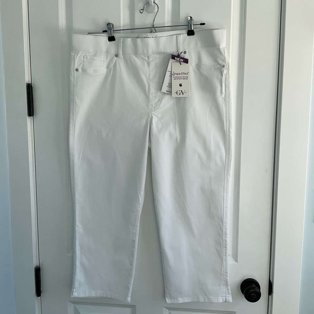 NWT Gloria Vanderbilt White High-Rise Straight Leg Jeans